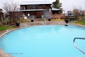 Grande Hot Springs - Swimming Pool