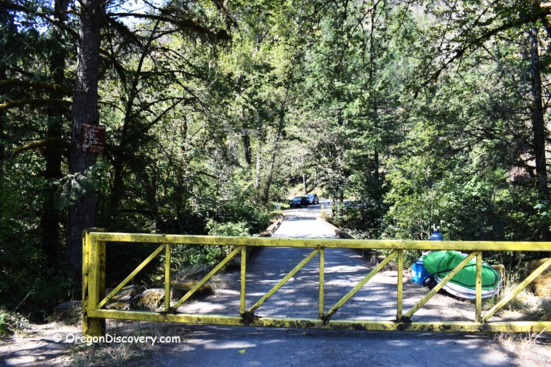 Day Use Site 16 - Molalla River Swimming Molalla River, Oregon, Day-Use 16, Pine Creek Bridge