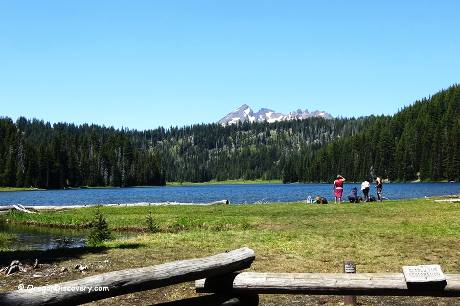Todd Lake - Cascade Lakes Scenic Byway Oregon