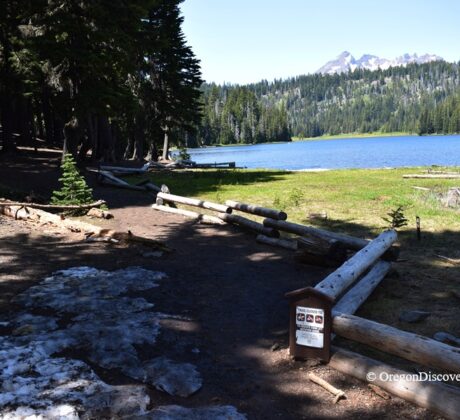 Todd Lake - Cascade Lakes Scenic Byway Oregon