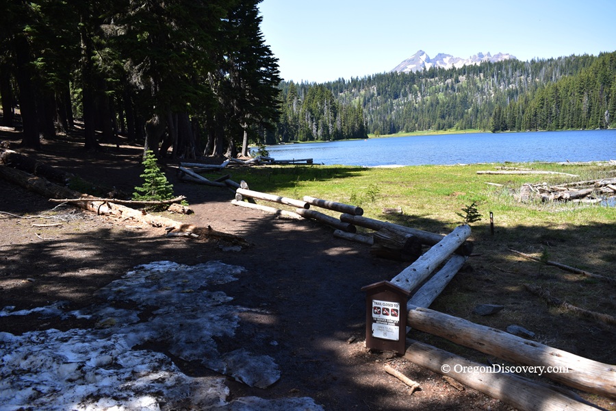 Todd Lake - Cascade Lakes Scenic Byway Oregon