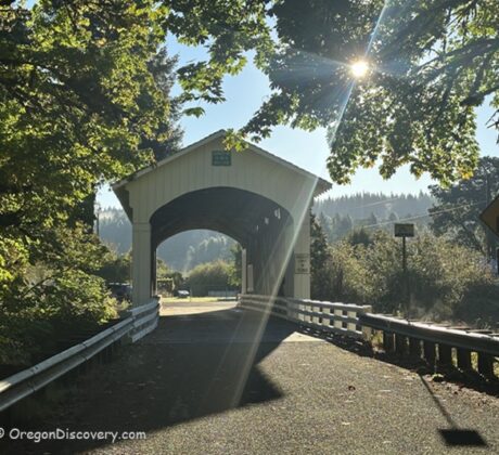 Earnest Covered Bridge in Oregon: The picture