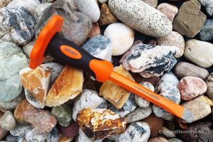 Best Geological Chisels for Rocks, Minerals, and Fossils